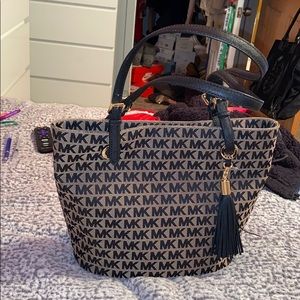 Michael Kors Jet Set black medium tote